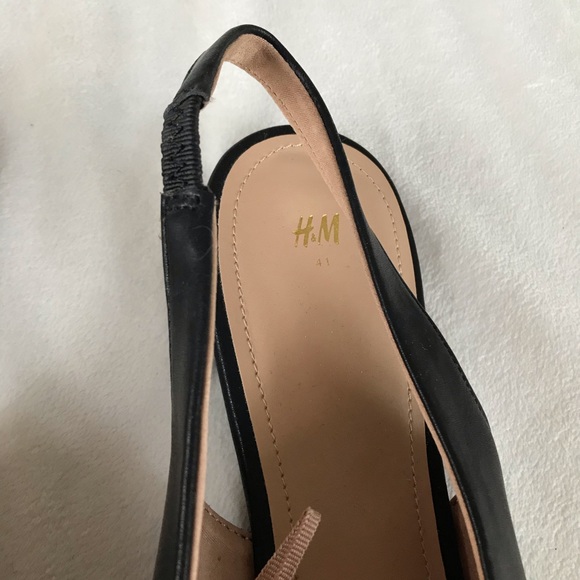 Like New H&M Point Toe Flats Size 41 (10) - Picture 3 of 4